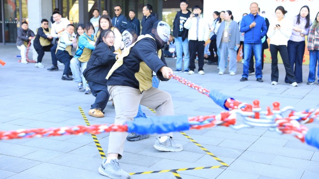 1764146252218386C90B.jpg 3.5.JPG