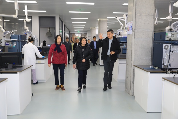 17675728041051269D85.jpg 4.2.JPG